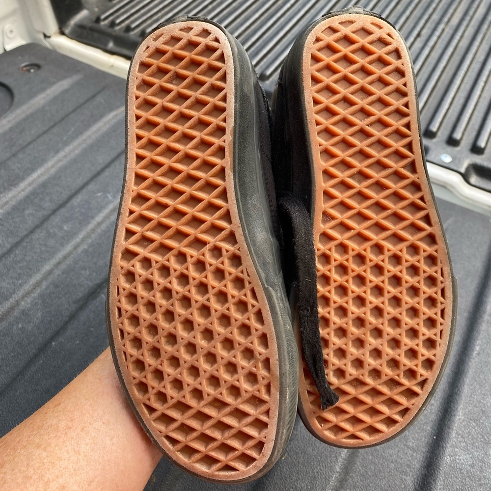 High top vans. - Picture 2 of 7